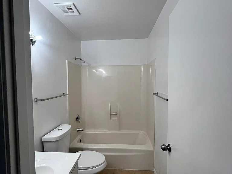 6113 N 31st Ave — Photo 5