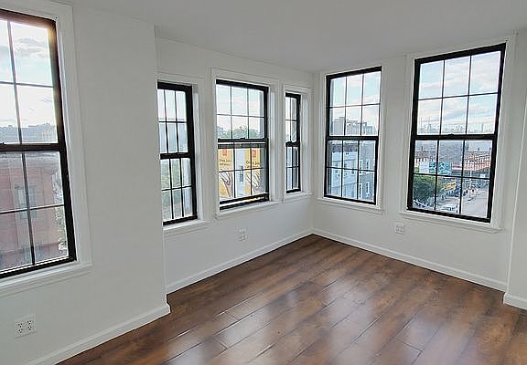 4th image of 48 Morgan Ave APT 4