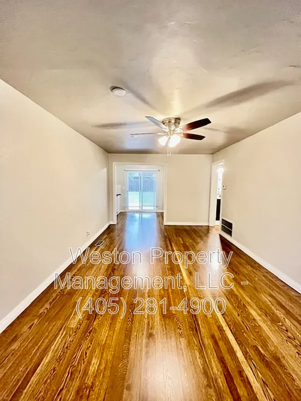 2 bed, 1.0 bath, 924 sqft, $1,325 — Photo 4