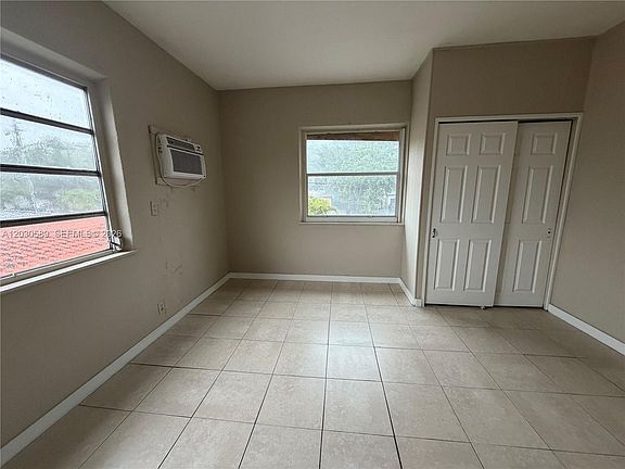 3rd image of 1422 NW 26th Ave #Top