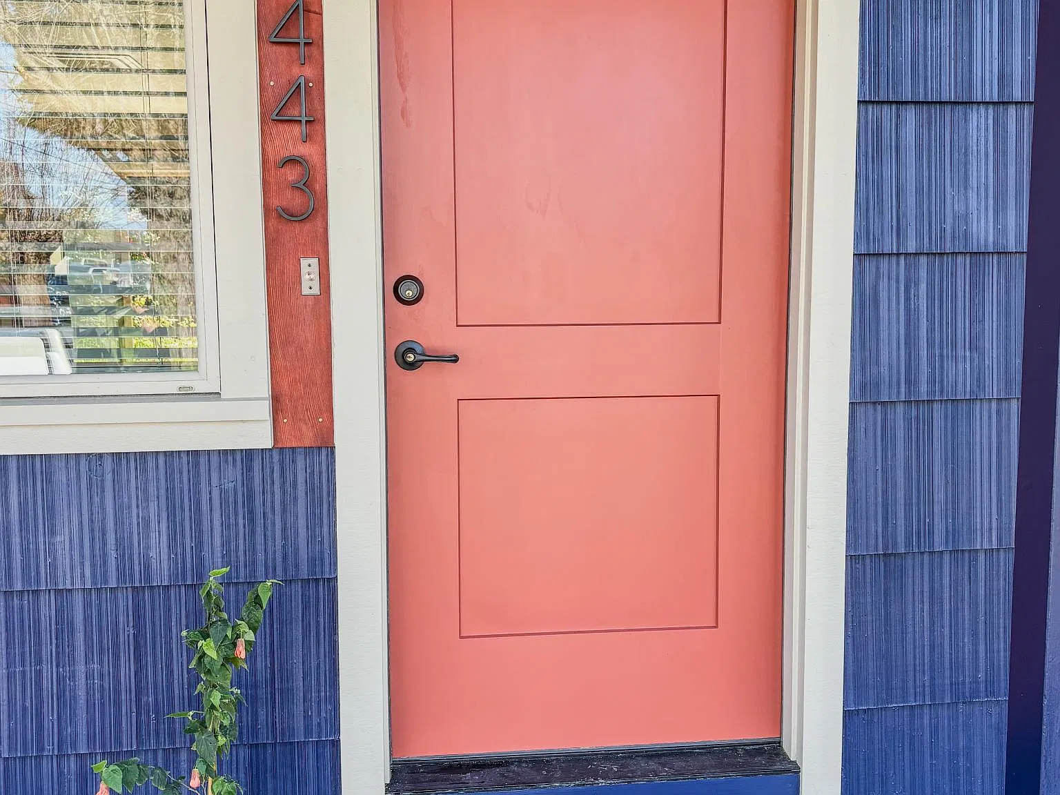 1443 Stromberg Ave — Photo 2