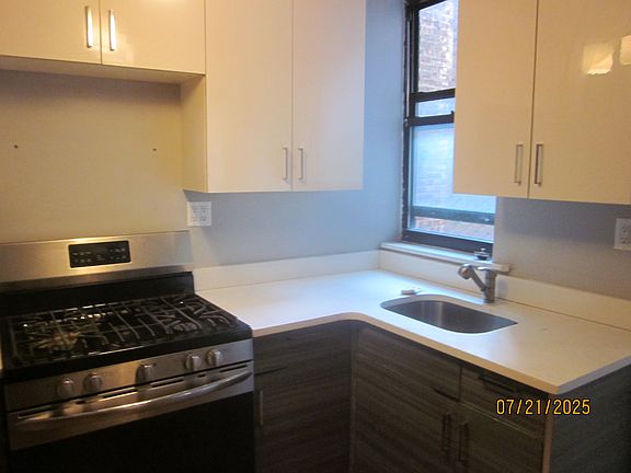 2nd image of 232 Meserole St APT 10