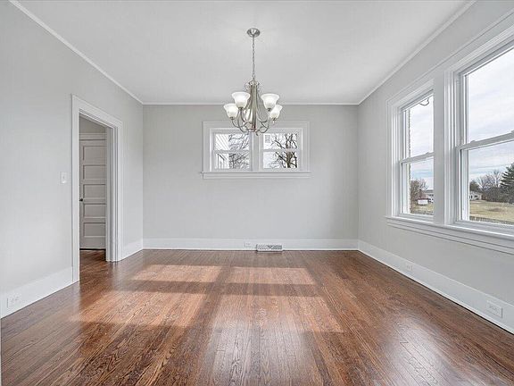 5th image of 1315 Gilford Ave NW