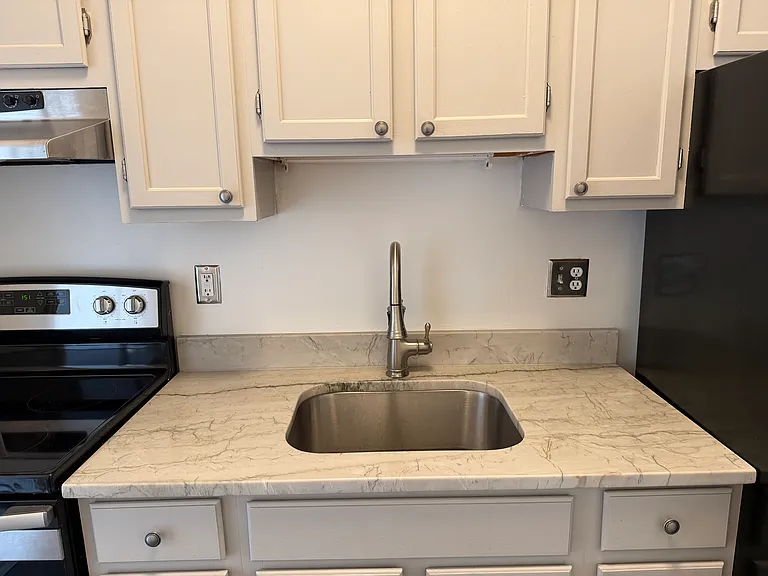 74 S Market St #74B — Photo 2