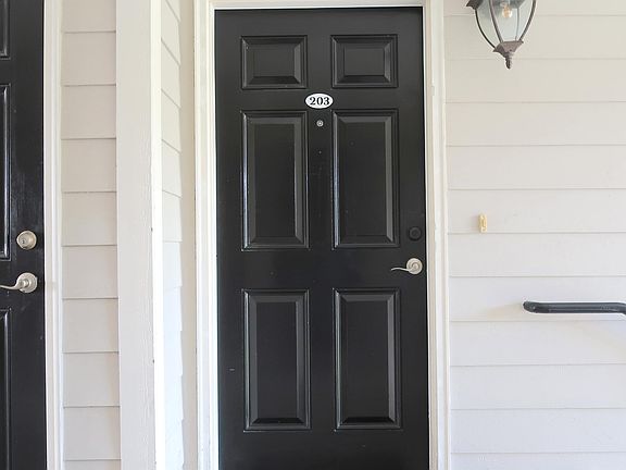4th image of 89 Gallery Dr Unit 203