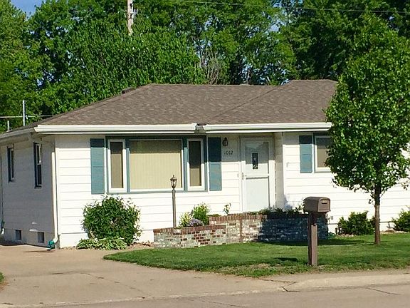 Curbside view