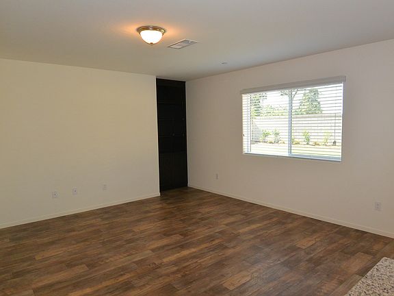 5th image of 2132 E Woodsville Ct
