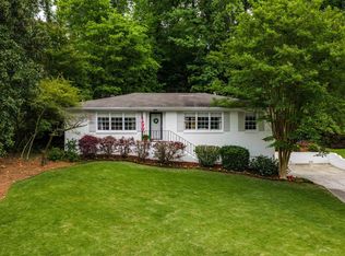 1909 Old Creek Trl, Vestavia Hills, AL 35216