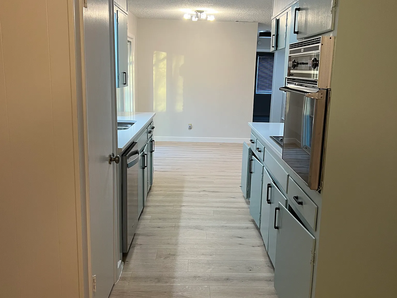 1104 Patricia Dr — Photo 3