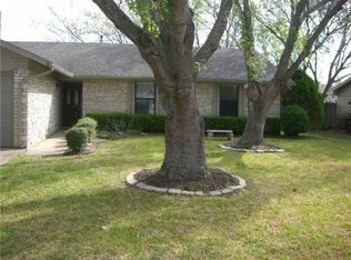 2106 Jason Ln, Taylor, TX 76574