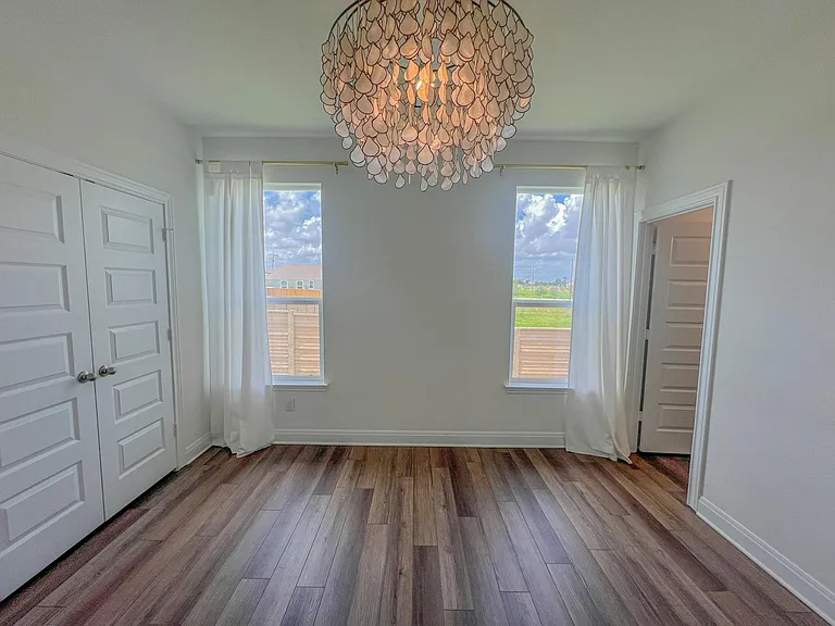 512 Barbary Coast Ln — Photo 11