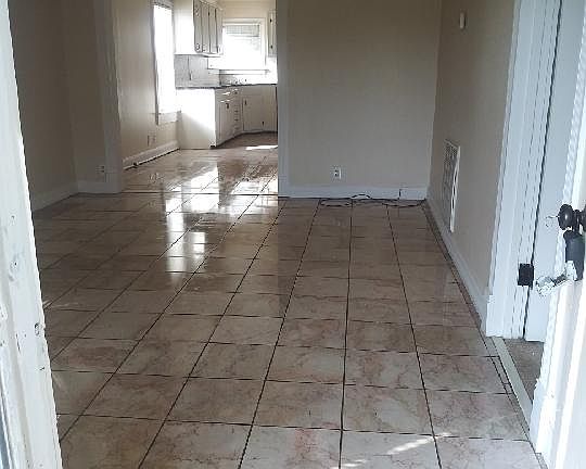 2nd image of 1716 Fairbanks Ave
