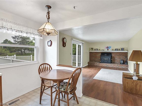 3rd image of 1656 Belfair Dr