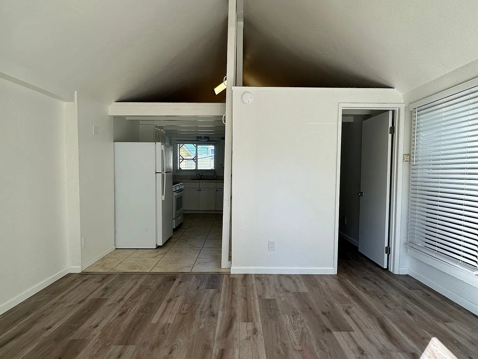 1 bed, 500 sqft, $2,250 — Photo 4