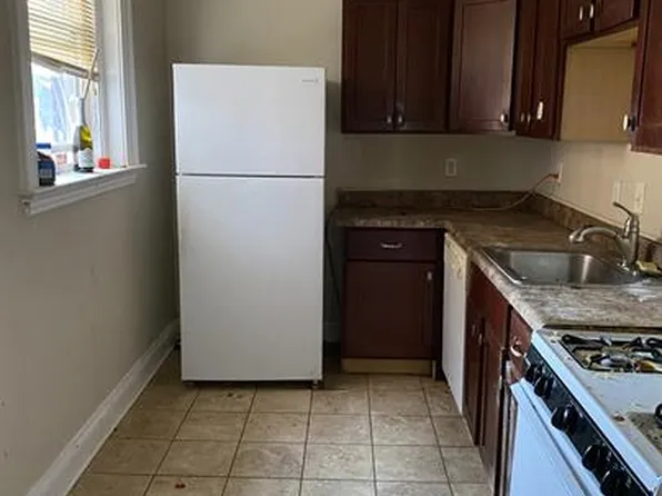 1533 Chapel St #203, New Haven, CT 06511