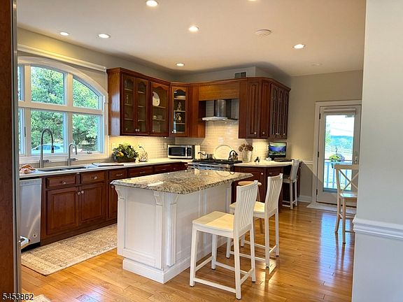 5th image of 2 Glencree Ln