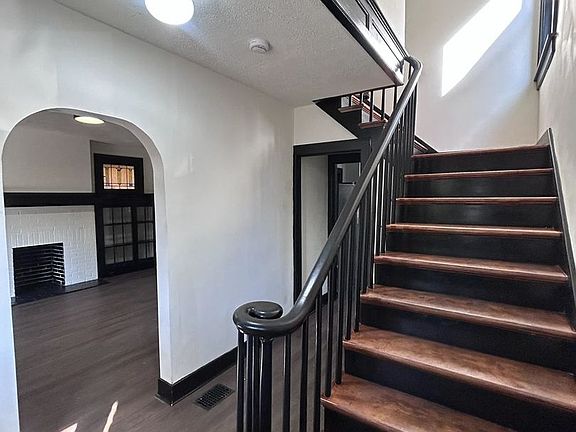 5th image of 1116 Ingham St