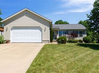 103 Bailey Park Rd, Williamsburg, IA 52361