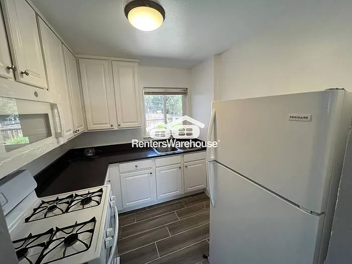 342 S Alcott St #A — Photo 7