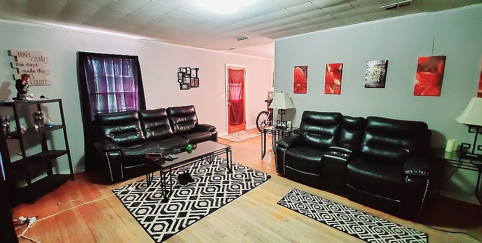 1st image of 20866 NE Magnolia St