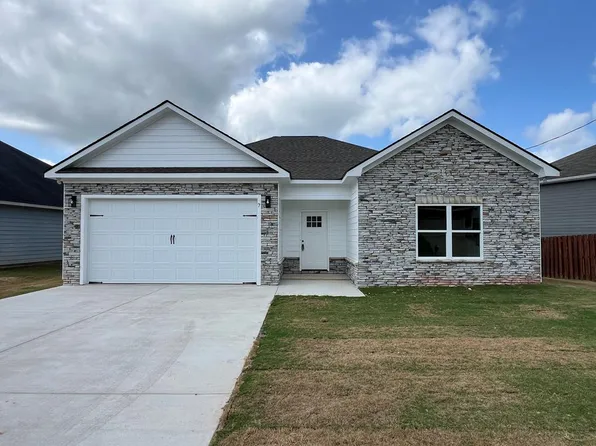 7 Lemon Way, Phenix City, AL 36869