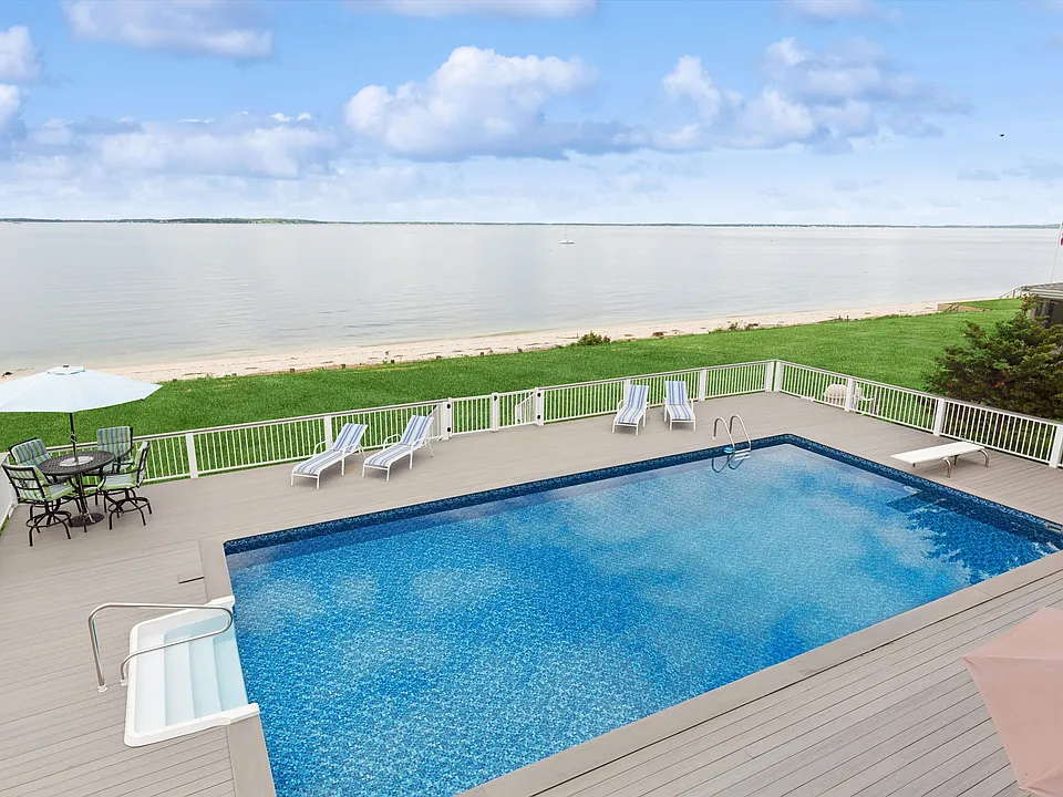 135 Edgemere Dr