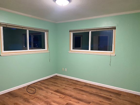 5th image of 211 S Navarra Dr