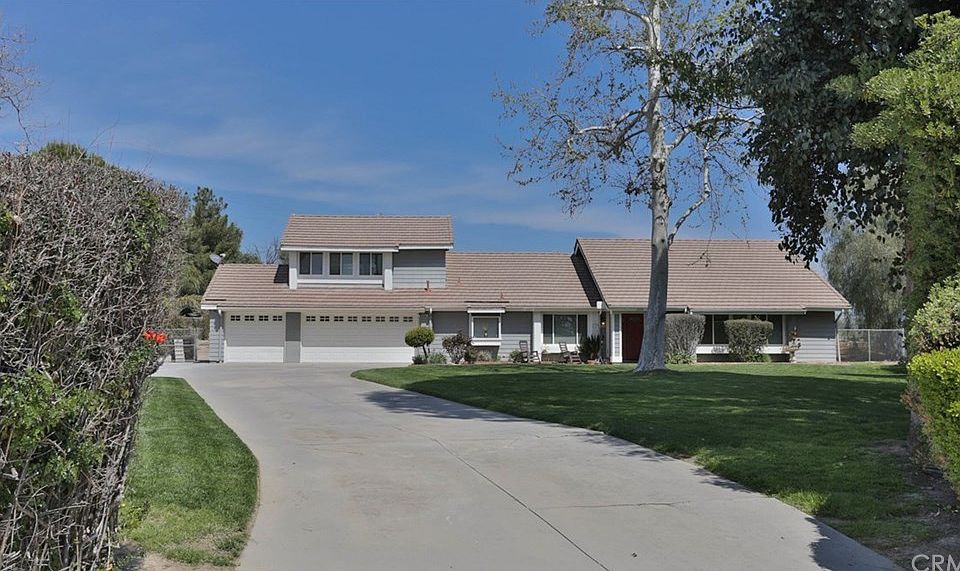 2nd image of 12110 Fenimore Dr