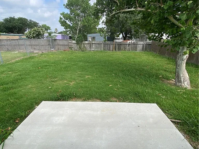 706 Military Dr — Photo 16