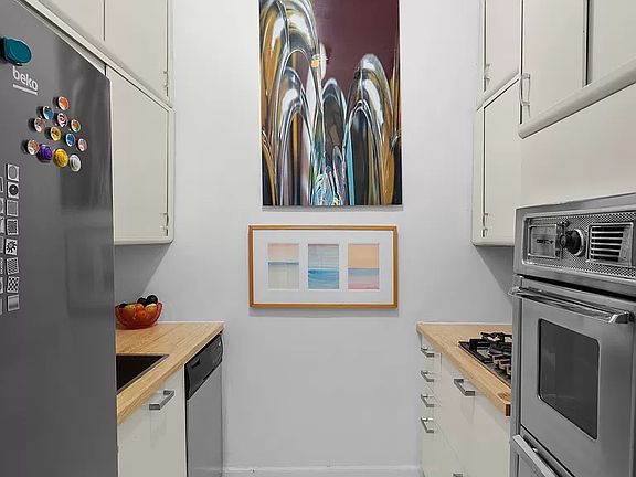 4th image of 25 E 69th St APT 5B