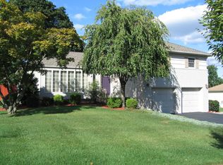 32 Robinson Ter, Clifton, NJ 07013