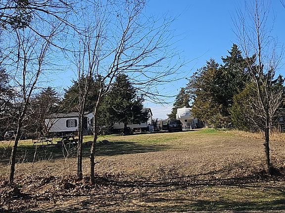 2nd image of 127 Lowrey Cir