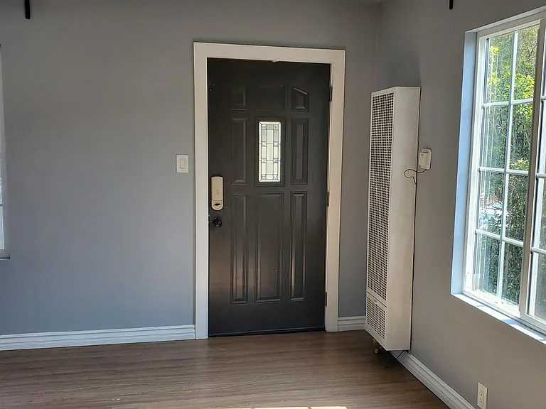 446 W Ulysses St — Photo 6
