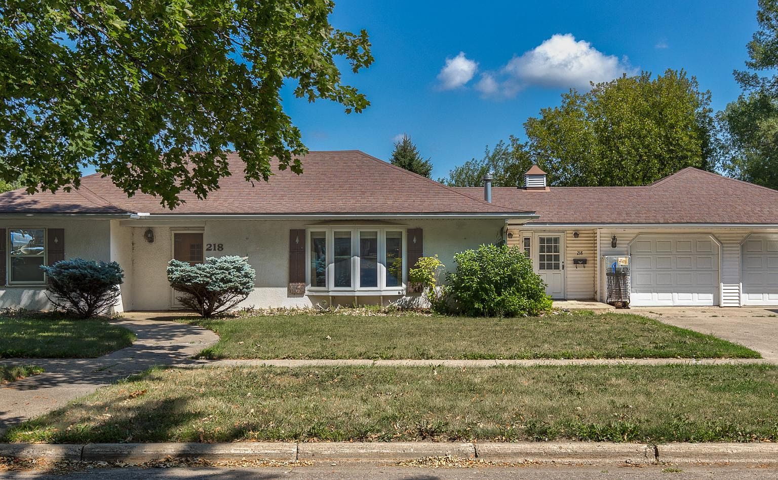 218 N High St, Marshall, MN 56258 Zillow