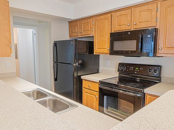 5th image of 83 Leafwood Ln APT 219