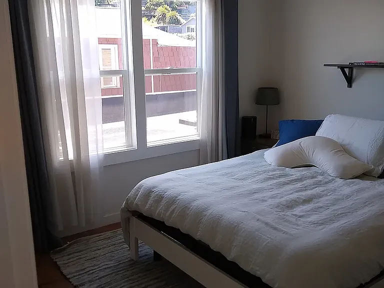 (former tenant furniture/set up)