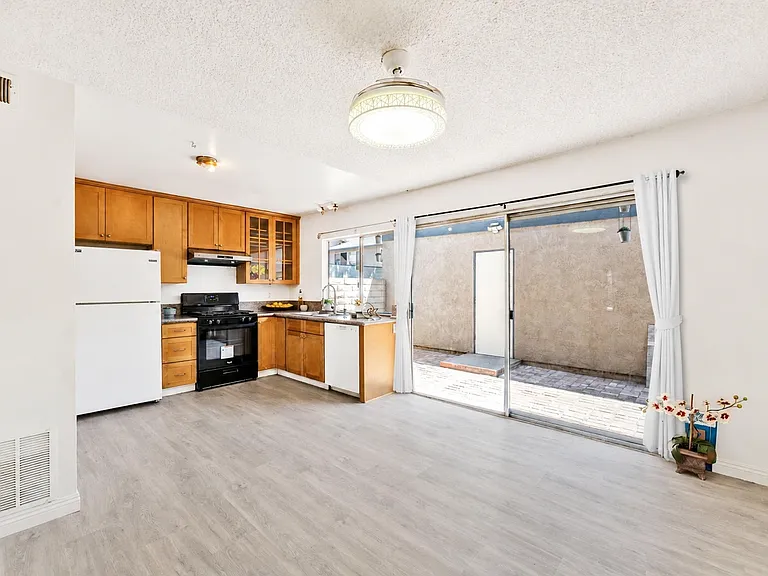 802 1/2 Silver Fir Rd — Photo 8