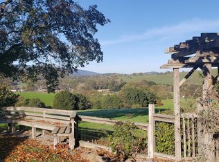 570 La Mesa Dr, Portola Valley, CA 94028