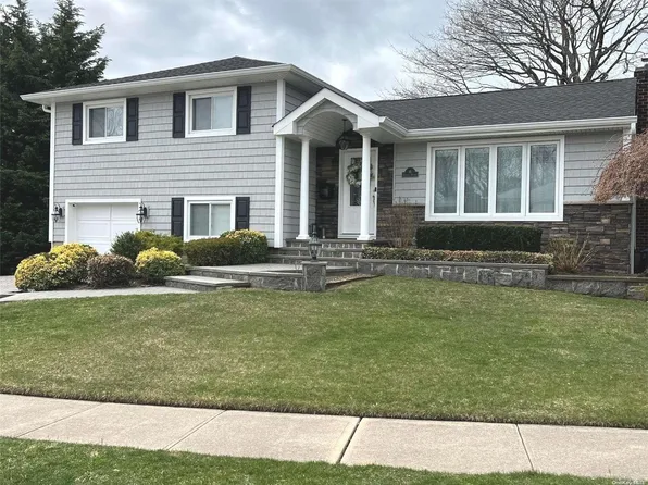 95 Caffrey Avenue, Bethpage, NY 11714