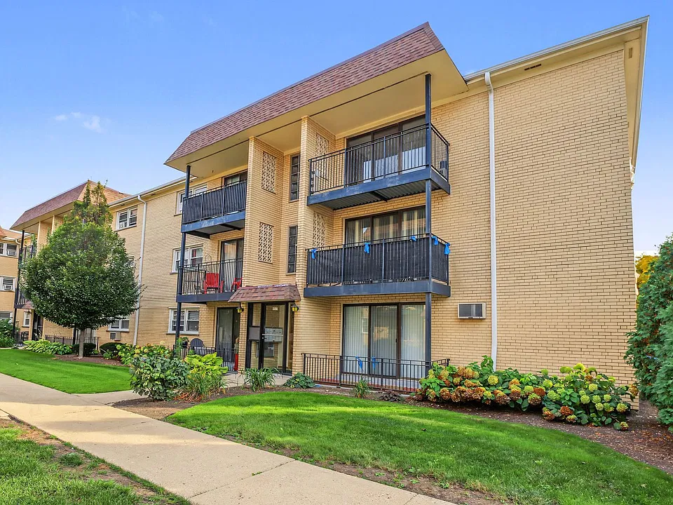 6547 N Harlem Ave #3W