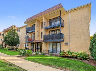 6547 N Harlem Ave APT 3W, Chicago, IL 60631