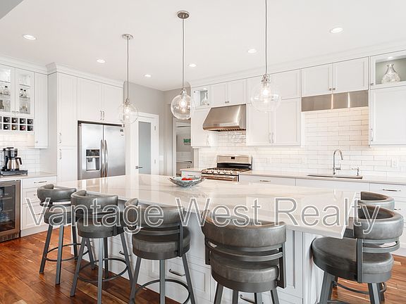 2nd image of 1499 Rocky Point Dr