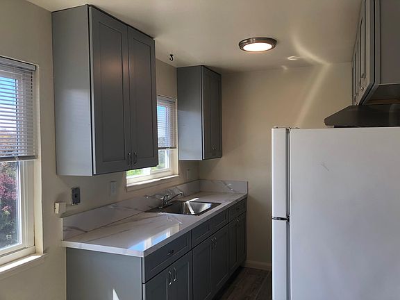 4th image of 1515 Sullivan Ave APT 6
