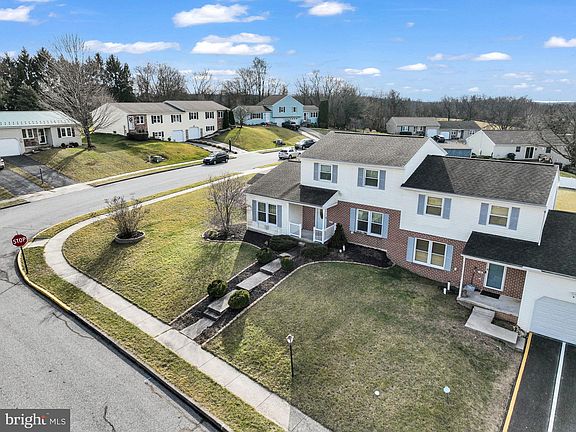 4th image of 20 Mary Dr
