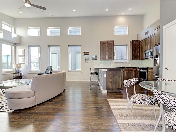 5th image of 1828 Euclid Ave #8