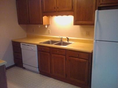 3rd image of 9128 Woodpark Ln
