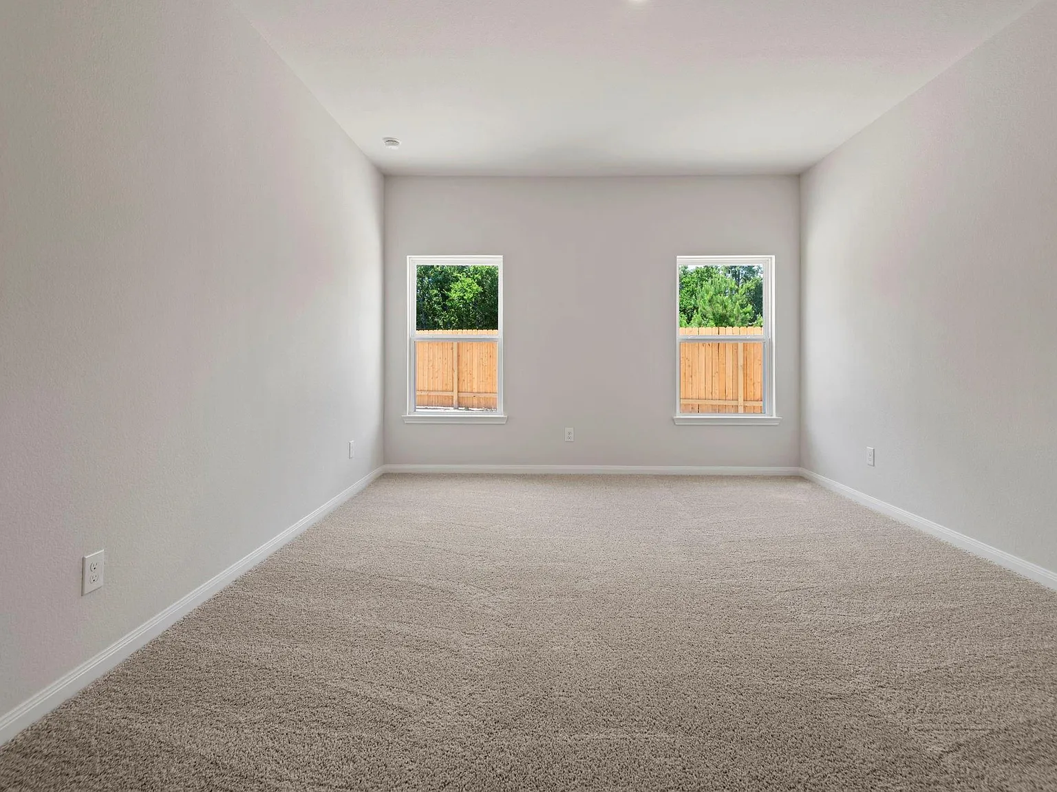 4 bed, 2.0 bath, 1506 sqft, $2,400 — Photo 4
