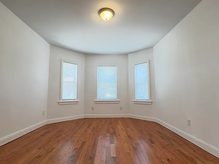 66 Franklin Ave #2 — Photo 8