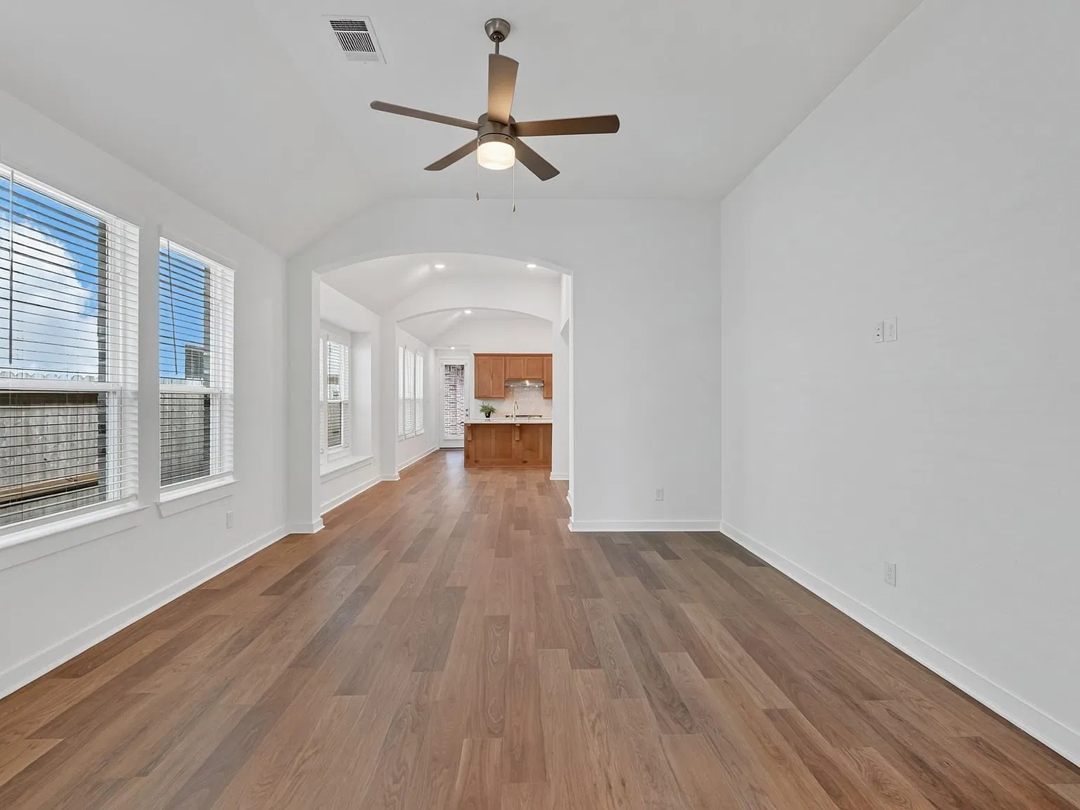 4 bed, 2.5 bath, $2,700 — Photo 3