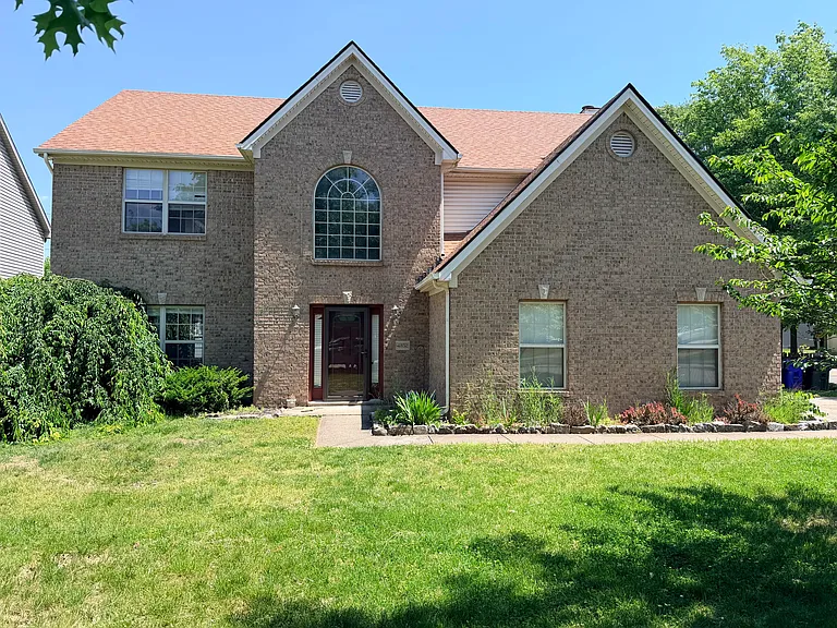 4852 Clifford Cir — Photo 1